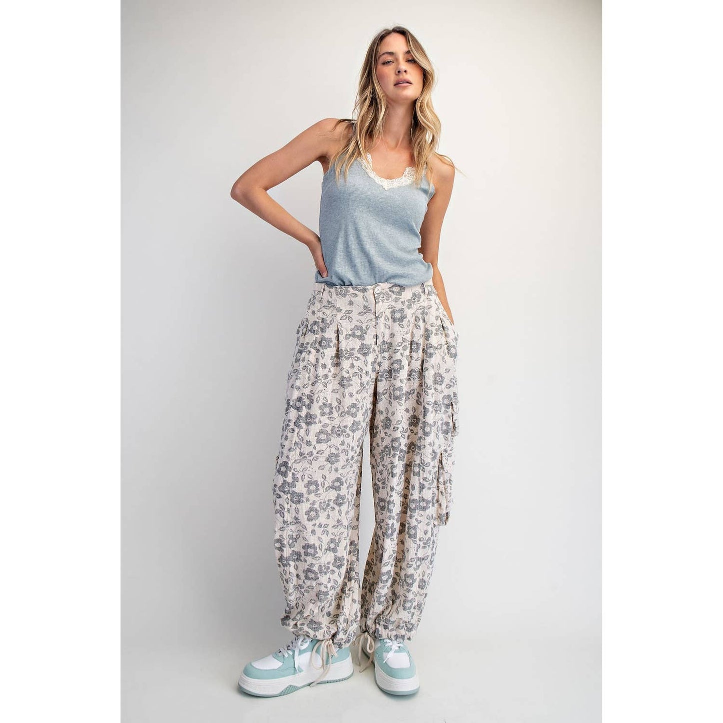 NATURAL FLORAL PRINTED UTILITY PANTS