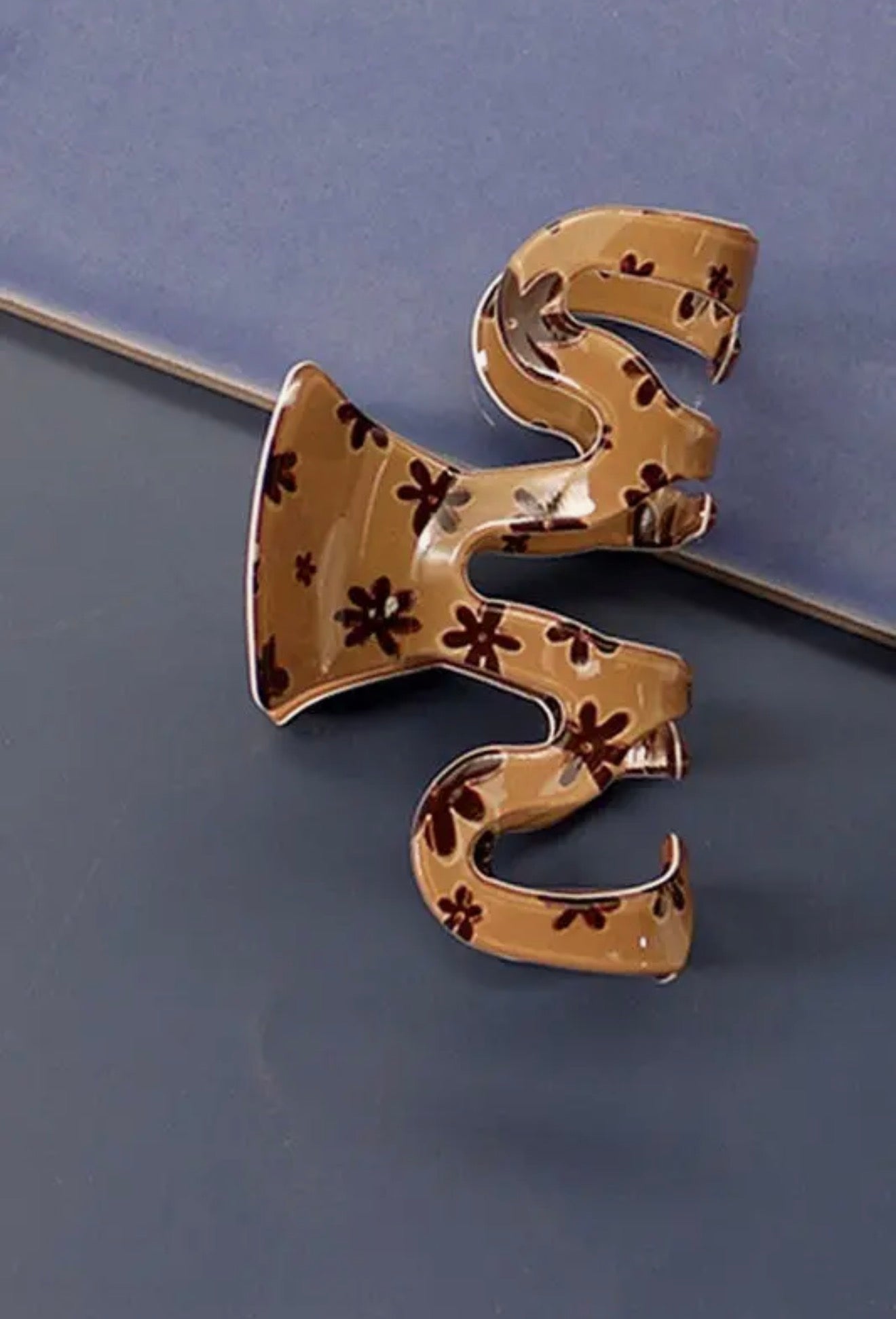 Brown Floral Wavy Claw Clip