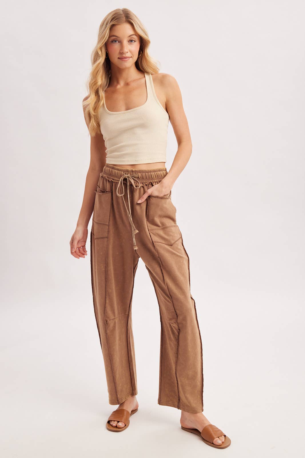 WASHED-OUT EXPOSED SEAM BARREL PANTS