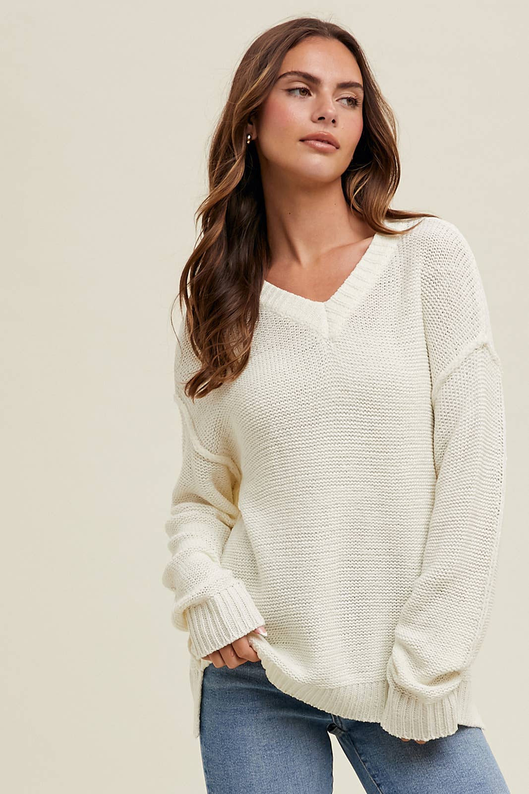 RAW EDGE DETAIL V-NECK SWEATER