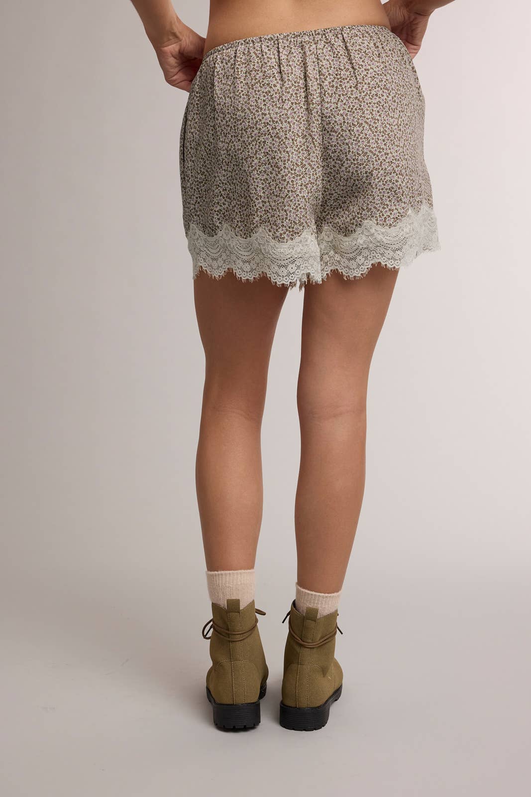 DITSY FLORAL PRINT LACE TRIM SHORTS
