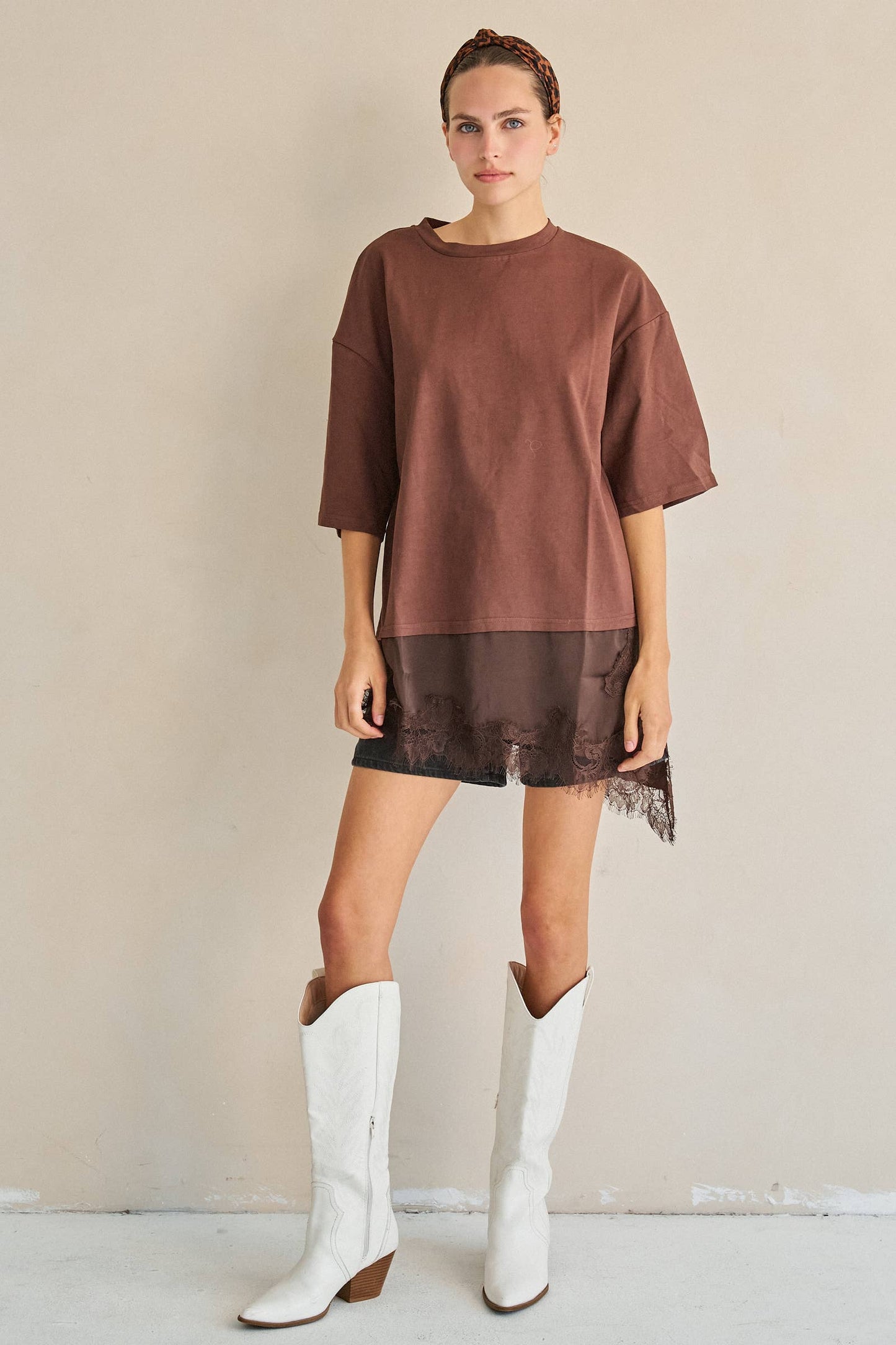 ASYMMETRIC LACE TRIM OVERSIZED TEE