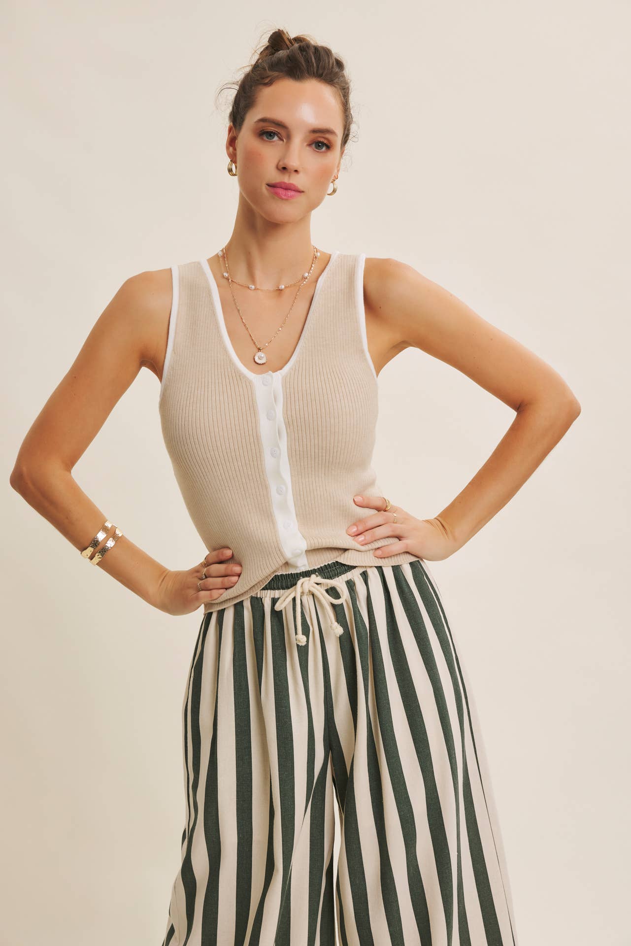 HUGS YOUR BODY BUTTON-DOWN RIBBED SWEATER TANK
