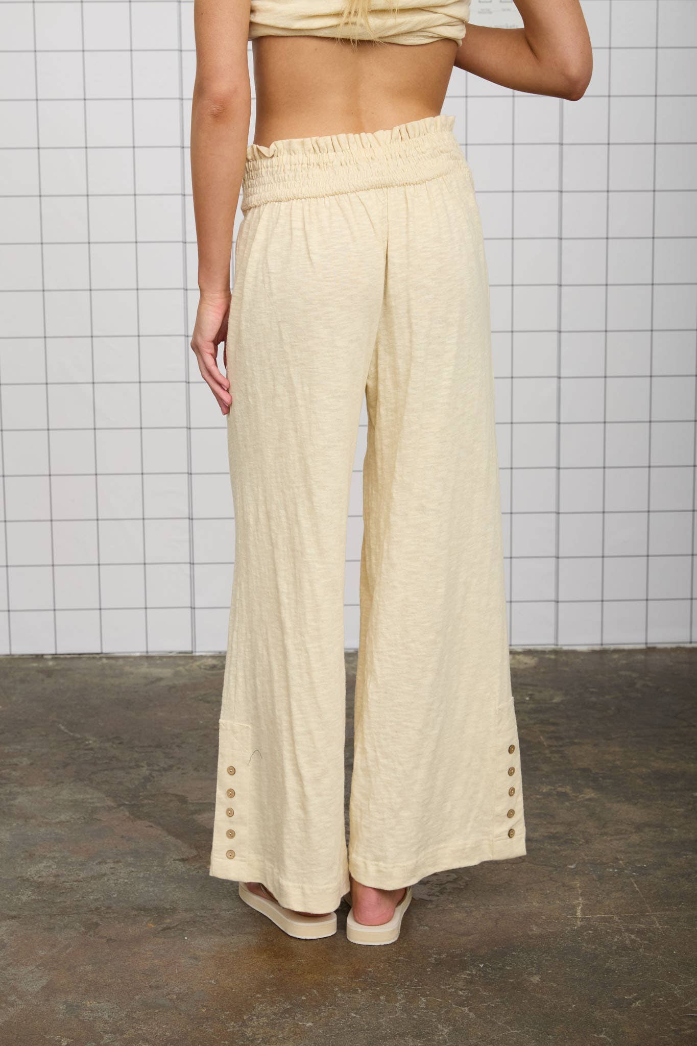 HEATHERED SMOCKED WAIST LOUNGE PANTS