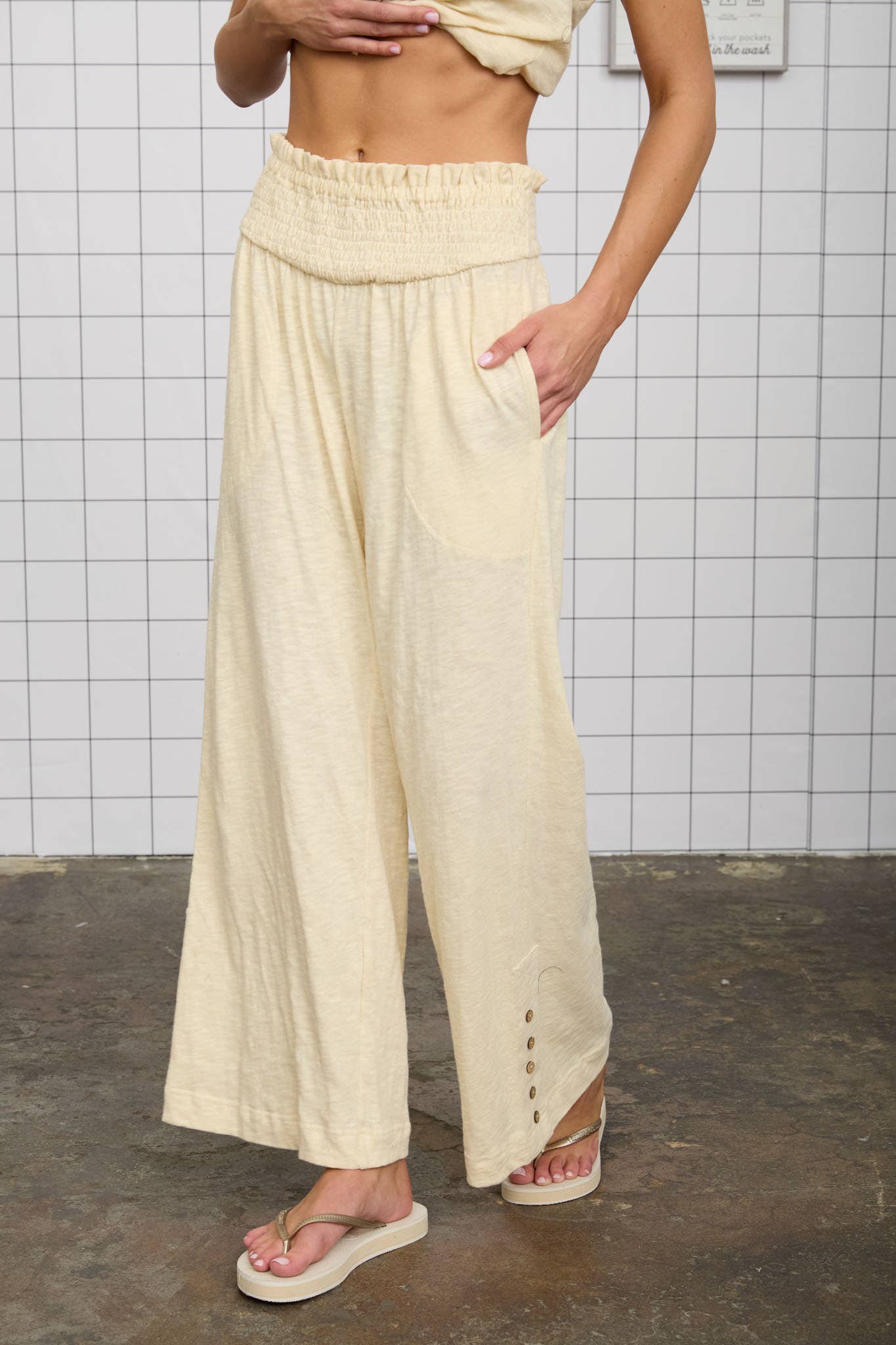 HEATHERED SMOCKED WAIST LOUNGE PANTS