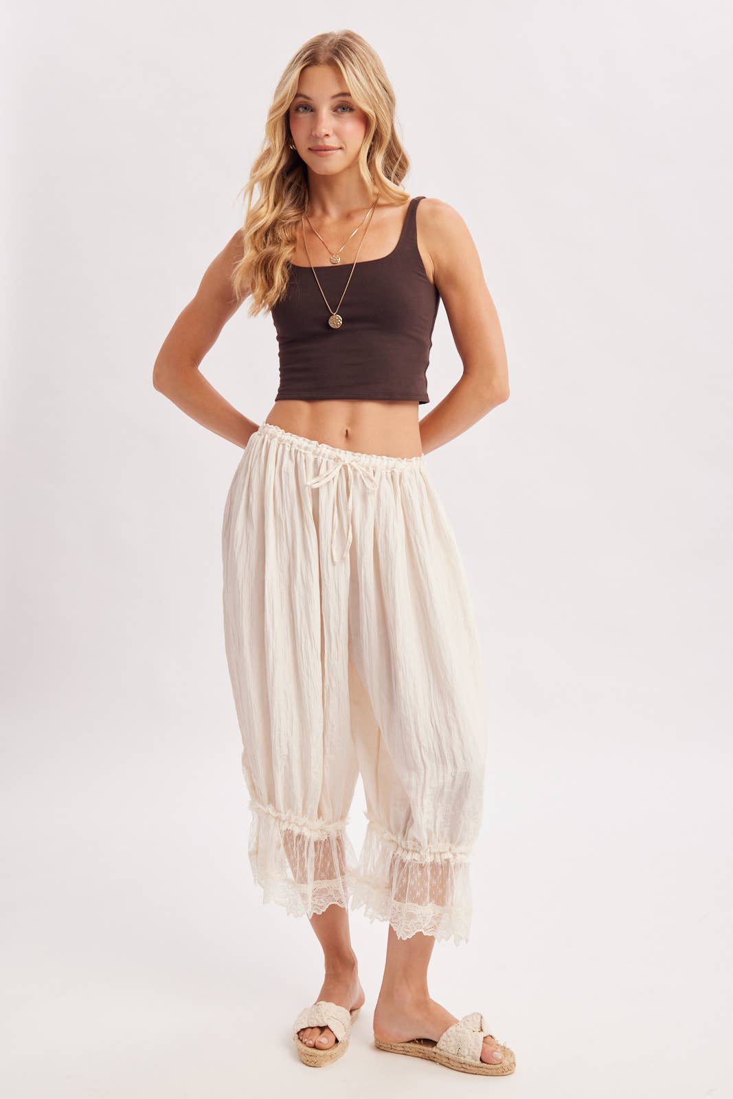 LACE TRIMMED MIDI BLOOMER PANTS