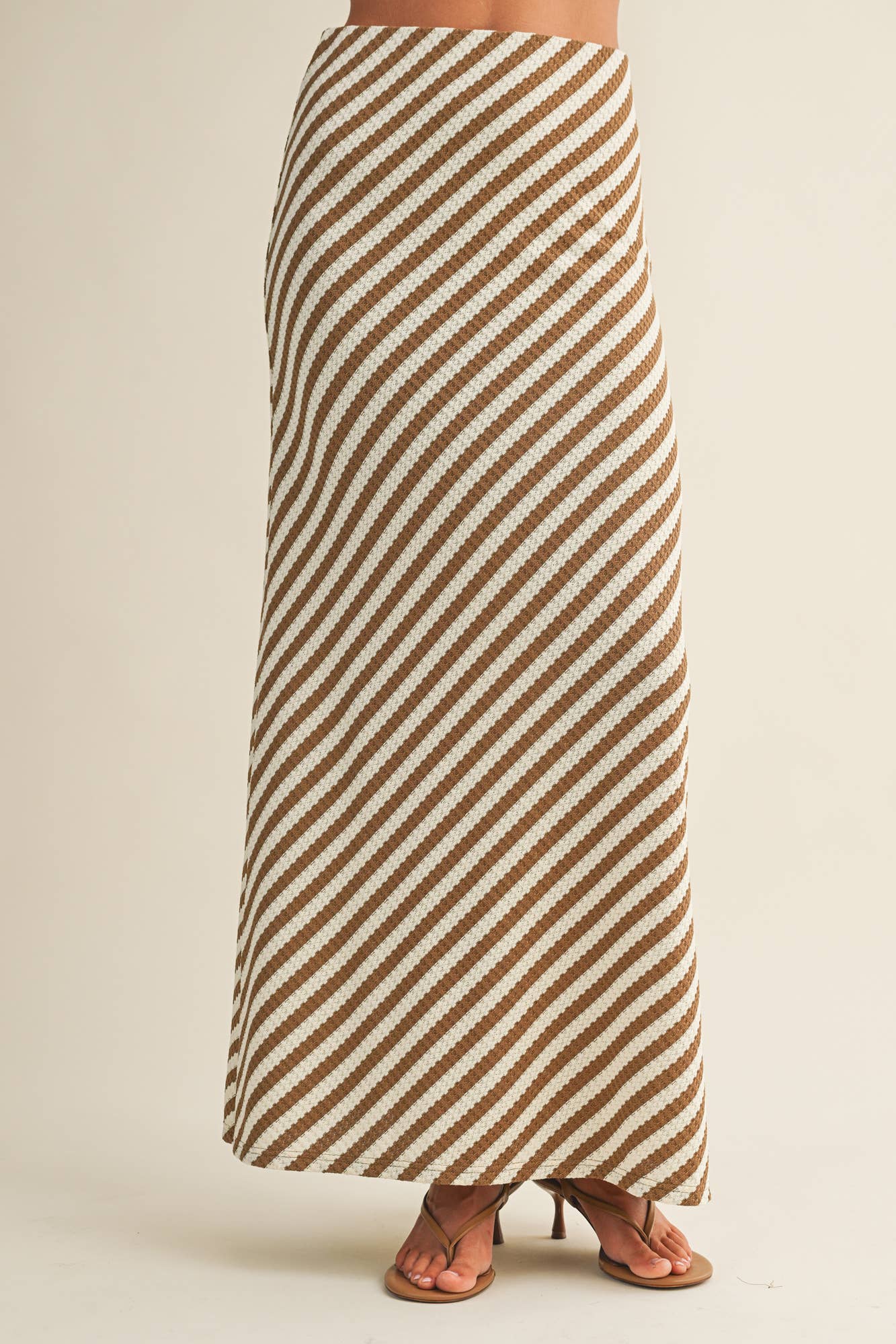 Diagonal Stripe Textured Knit Skirt