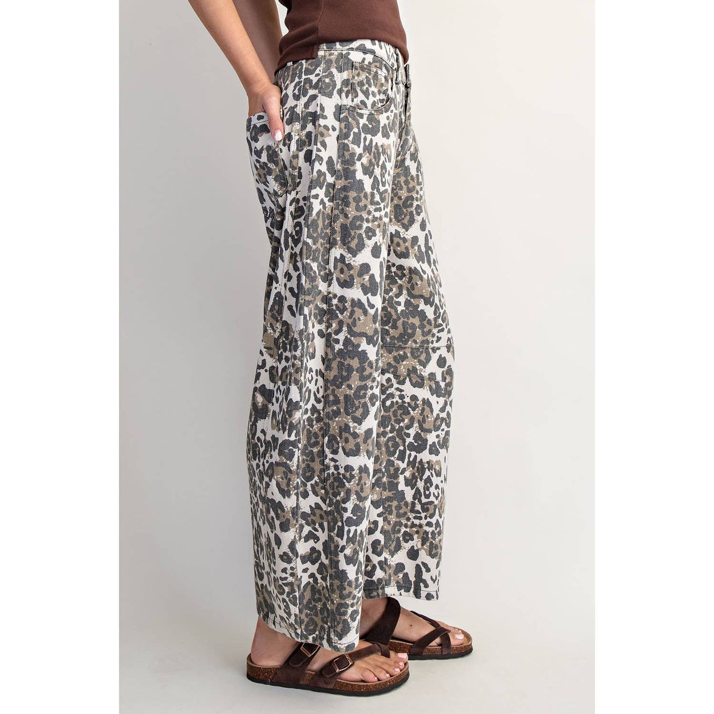 GOOD LUCK LEOPARD PRINTED BARREL JEANS