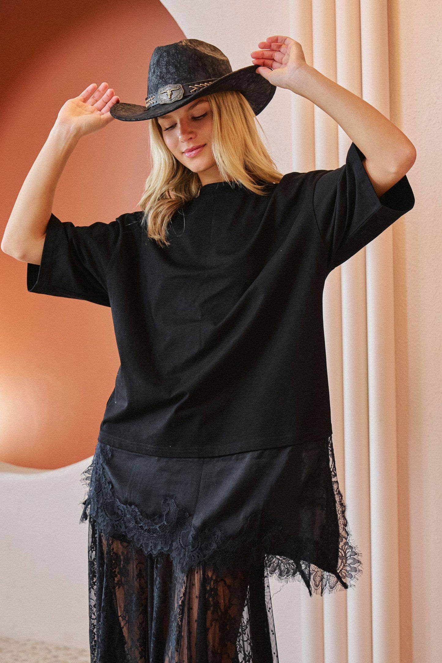 ASYMMETRIC LACE TRIM OVERSIZED TEE