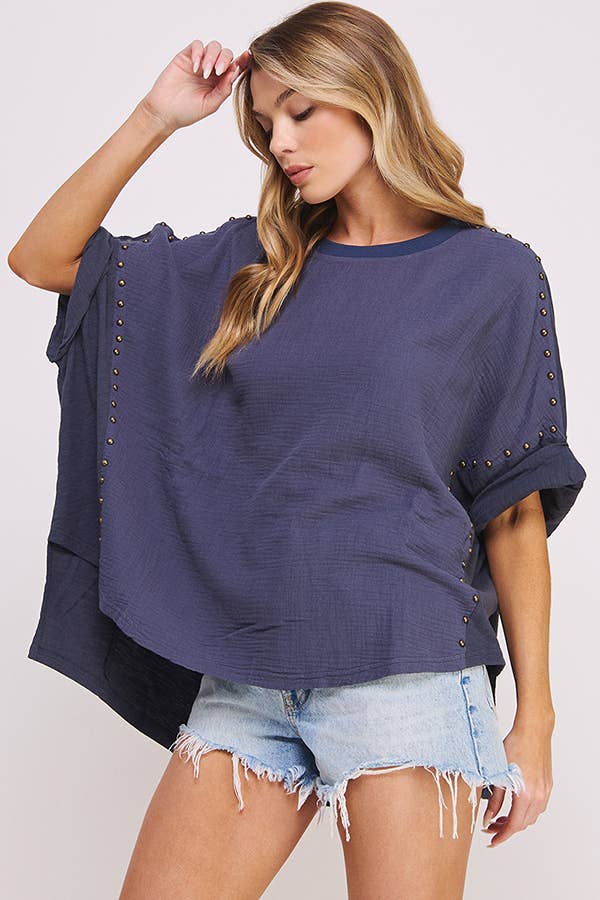 TEXTURED SHORT SLV STUD EMBELLISHED HI-LO TOP