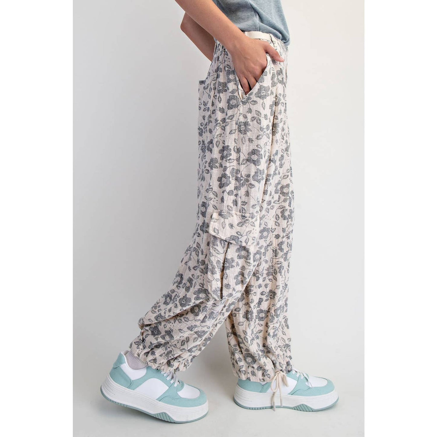 NATURAL FLORAL PRINTED UTILITY PANTS