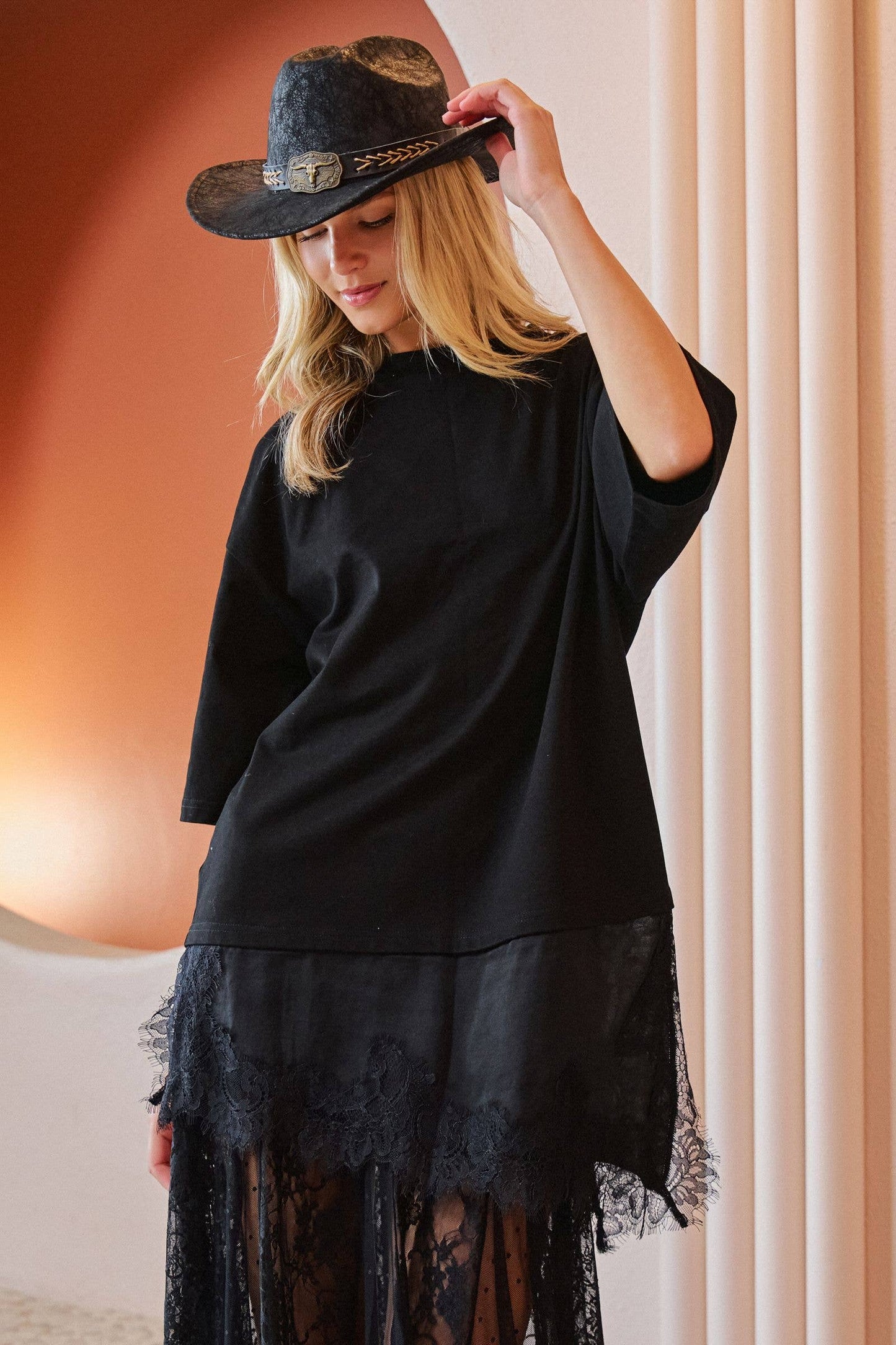 ASYMMETRIC LACE TRIM OVERSIZED TEE
