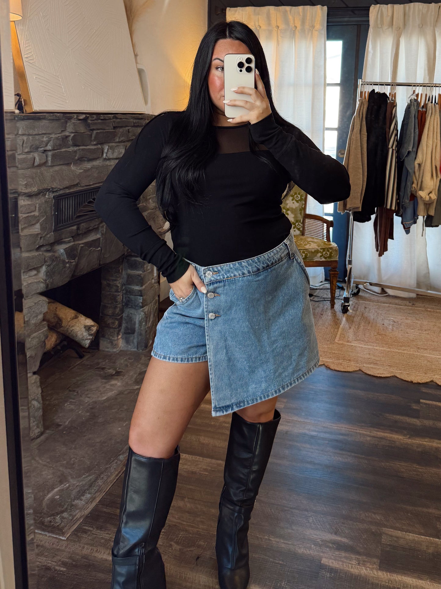 Black Mesh Panel Top