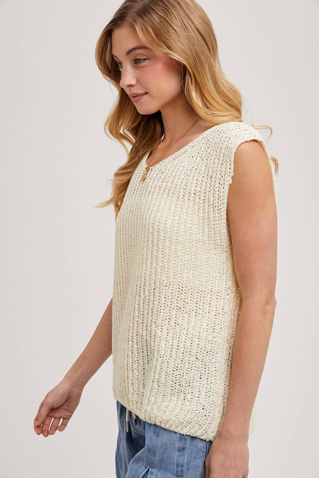 V-NECK KNIT SWEATER VEST
