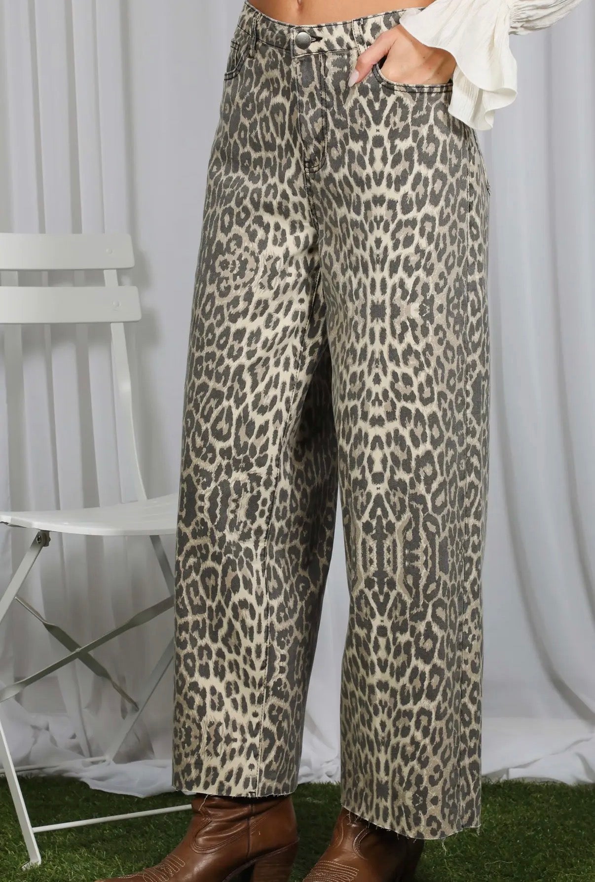 Leopard Cropped Pants