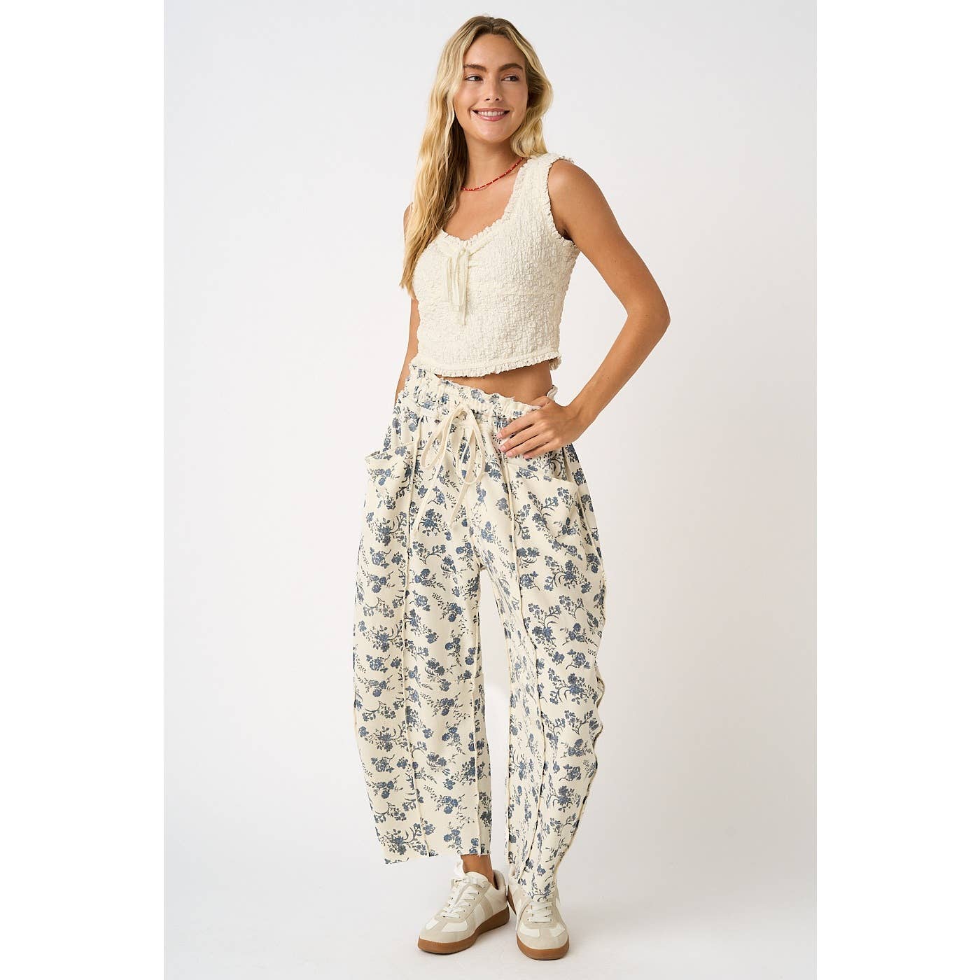 BLUE FLORAL PRINT SEAM DETAIL PULL ON BARREL PANTS
