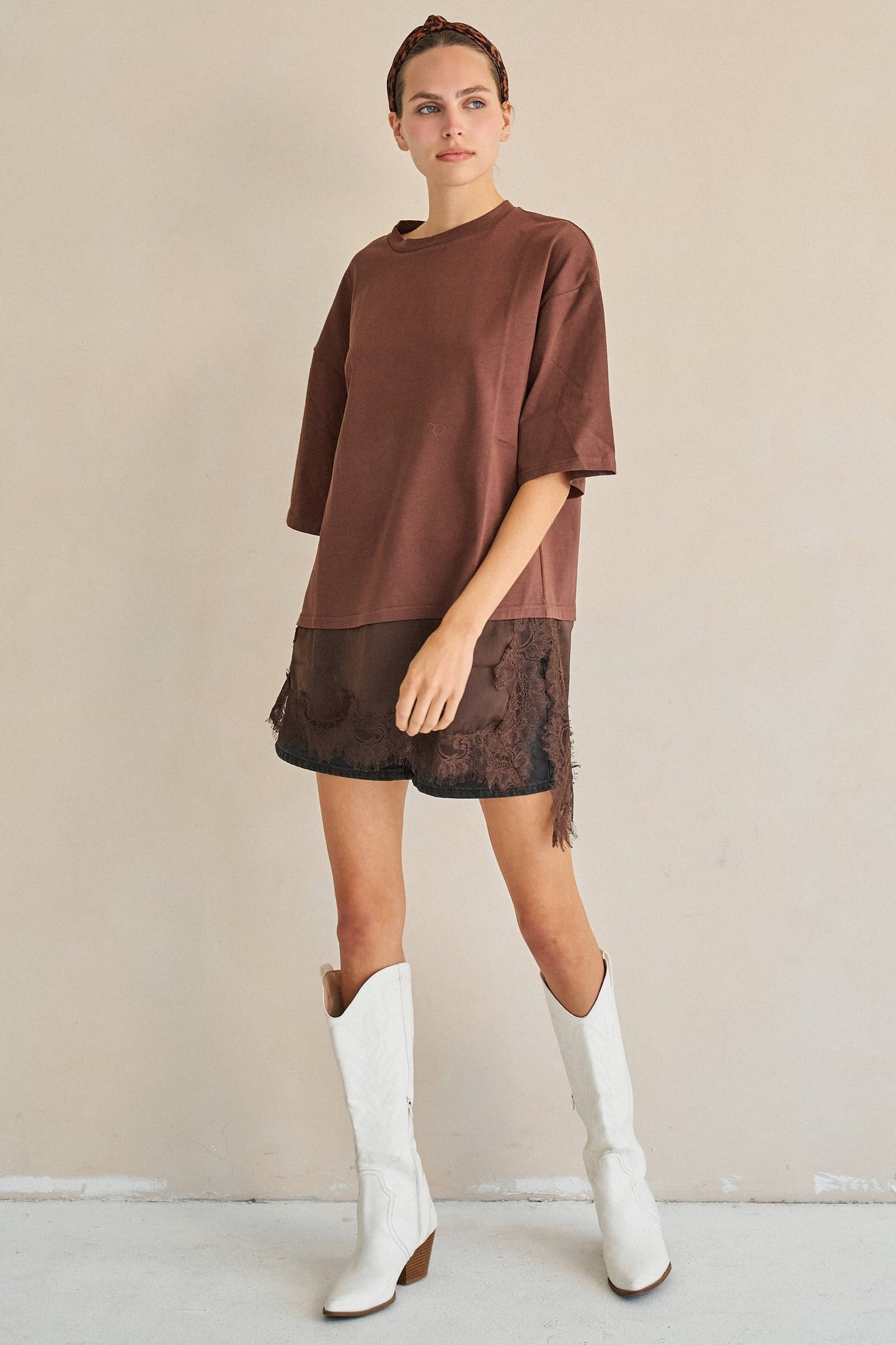 ASYMMETRIC LACE TRIM OVERSIZED TEE