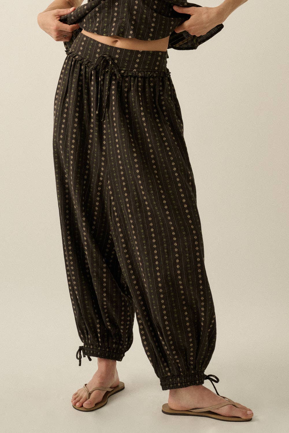 Geometric-Print Drawstring Wide-Leg Balloon Pants