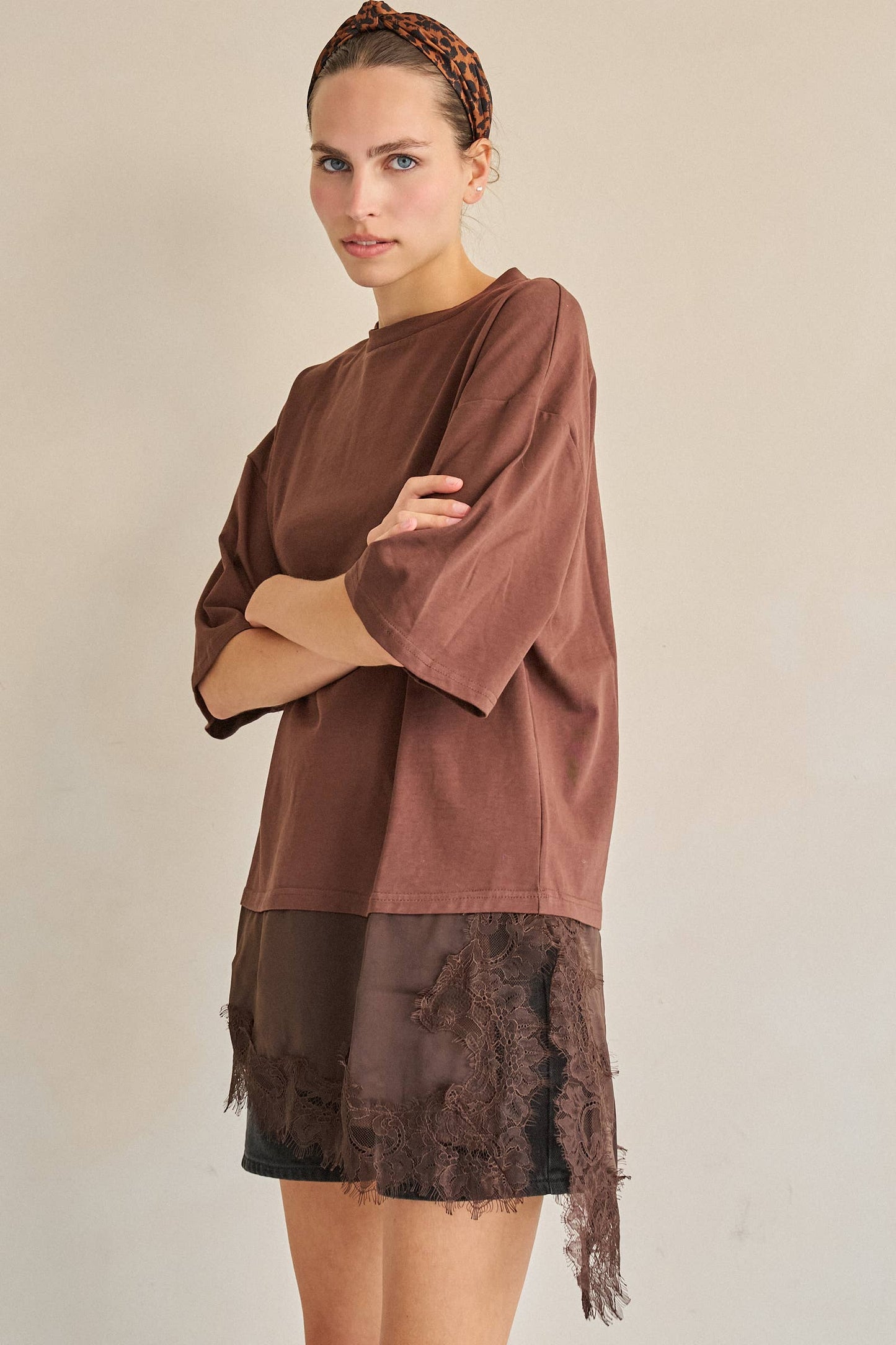 ASYMMETRIC LACE TRIM OVERSIZED TEE