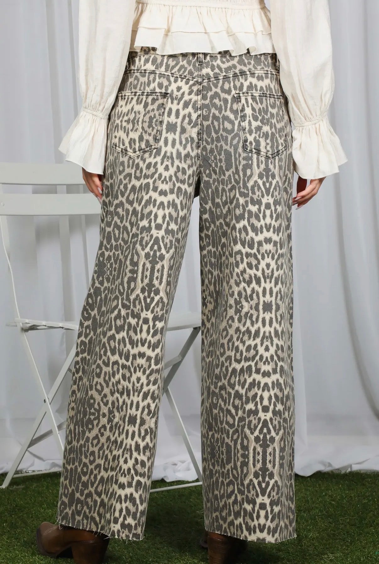 Leopard Cropped Pants