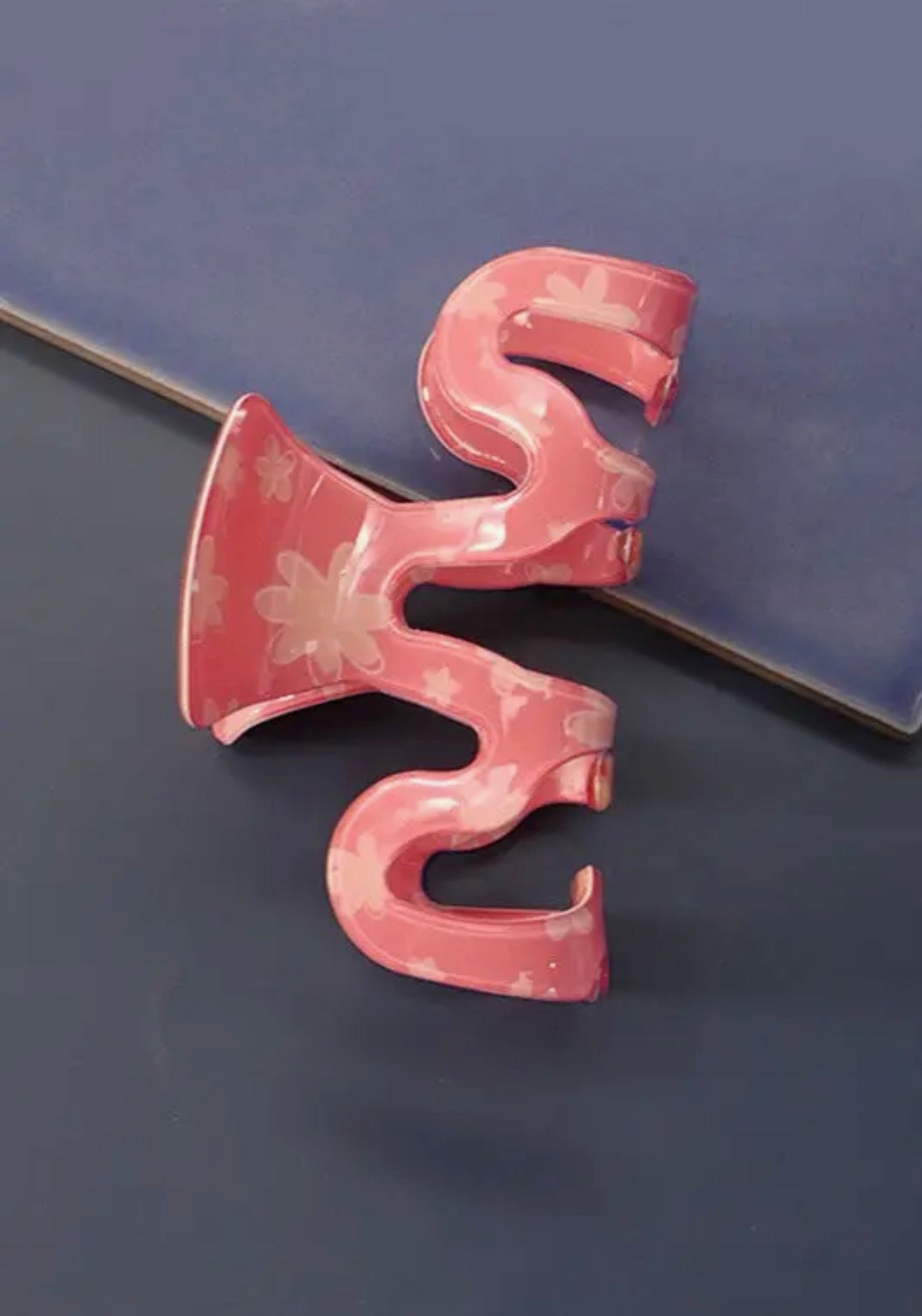 Pink Wavy Floral Claw Clip