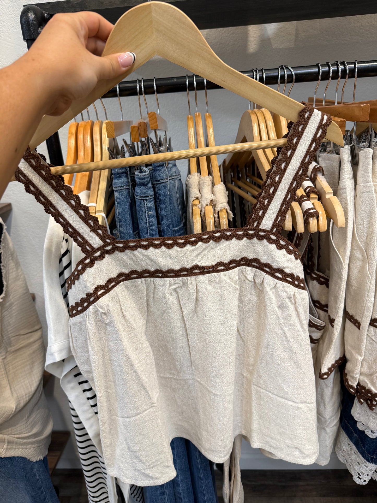 Scalloped Trim Linen Tank Top
