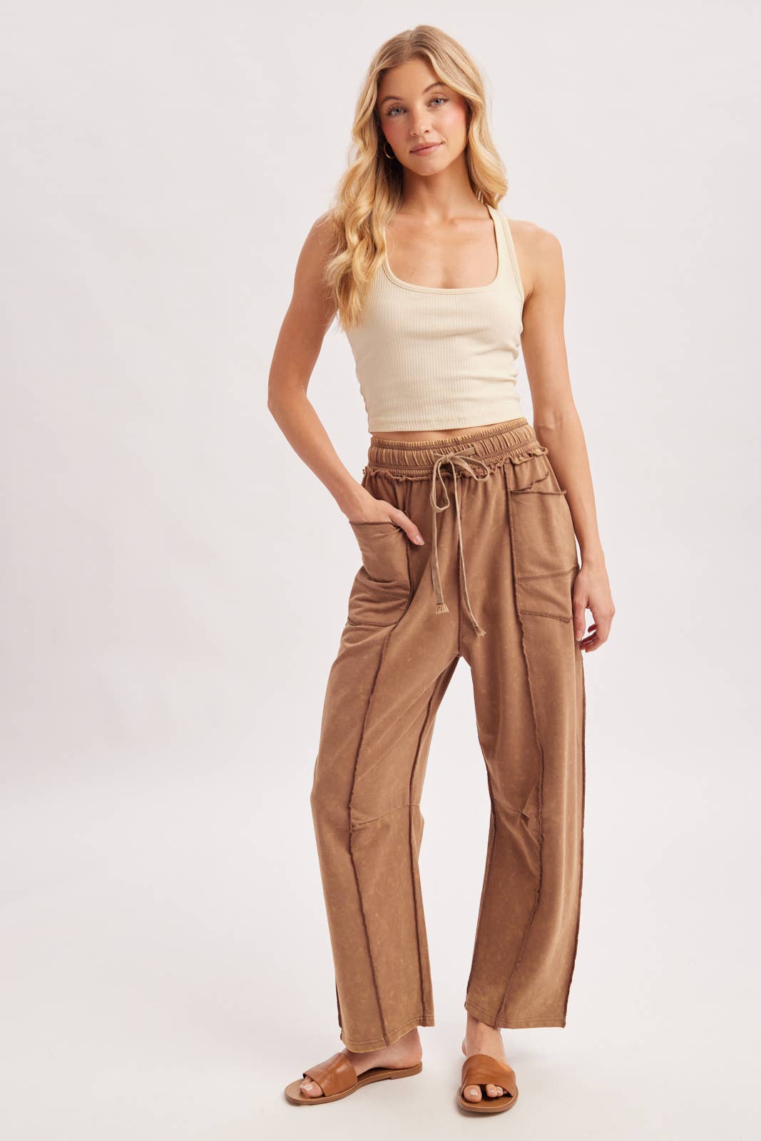 WASHED-OUT EXPOSED SEAM BARREL PANTS
