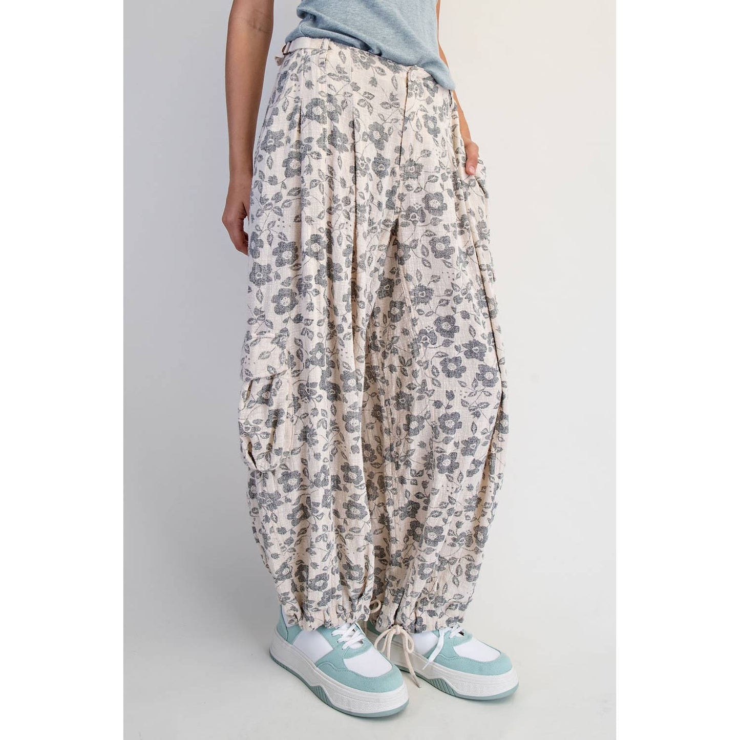 NATURAL FLORAL PRINTED UTILITY PANTS
