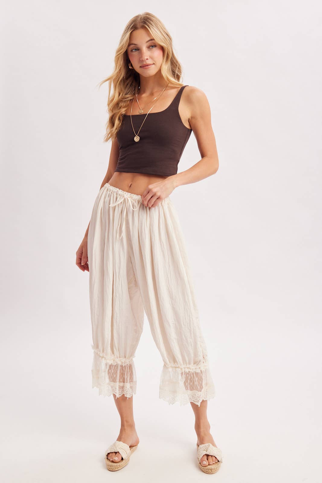 LACE TRIMMED MIDI BLOOMER PANTS