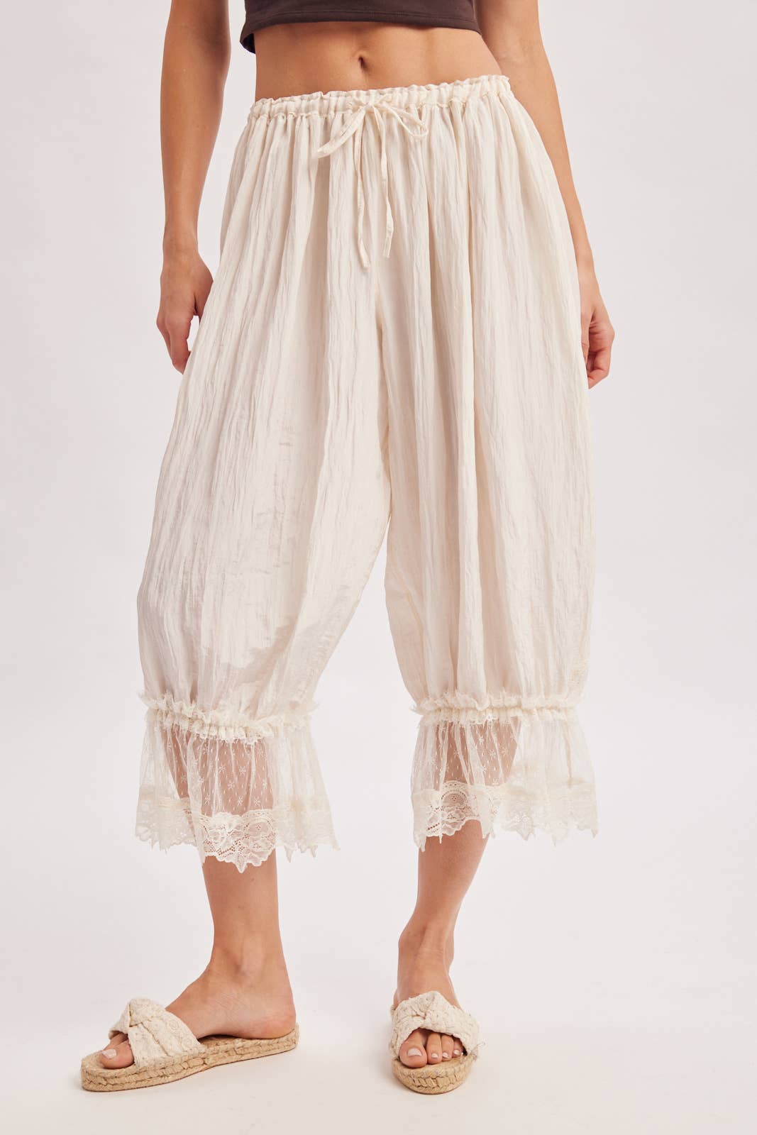 LACE TRIMMED MIDI BLOOMER PANTS