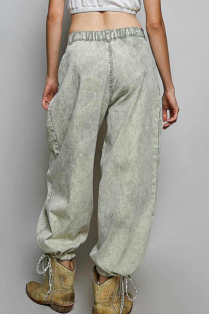 Floral Buttons Shirred Twill Wide Leg Jogger Pants