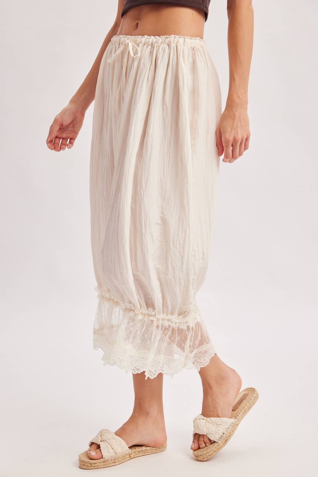 LACE TRIMMED MIDI BLOOMER PANTS