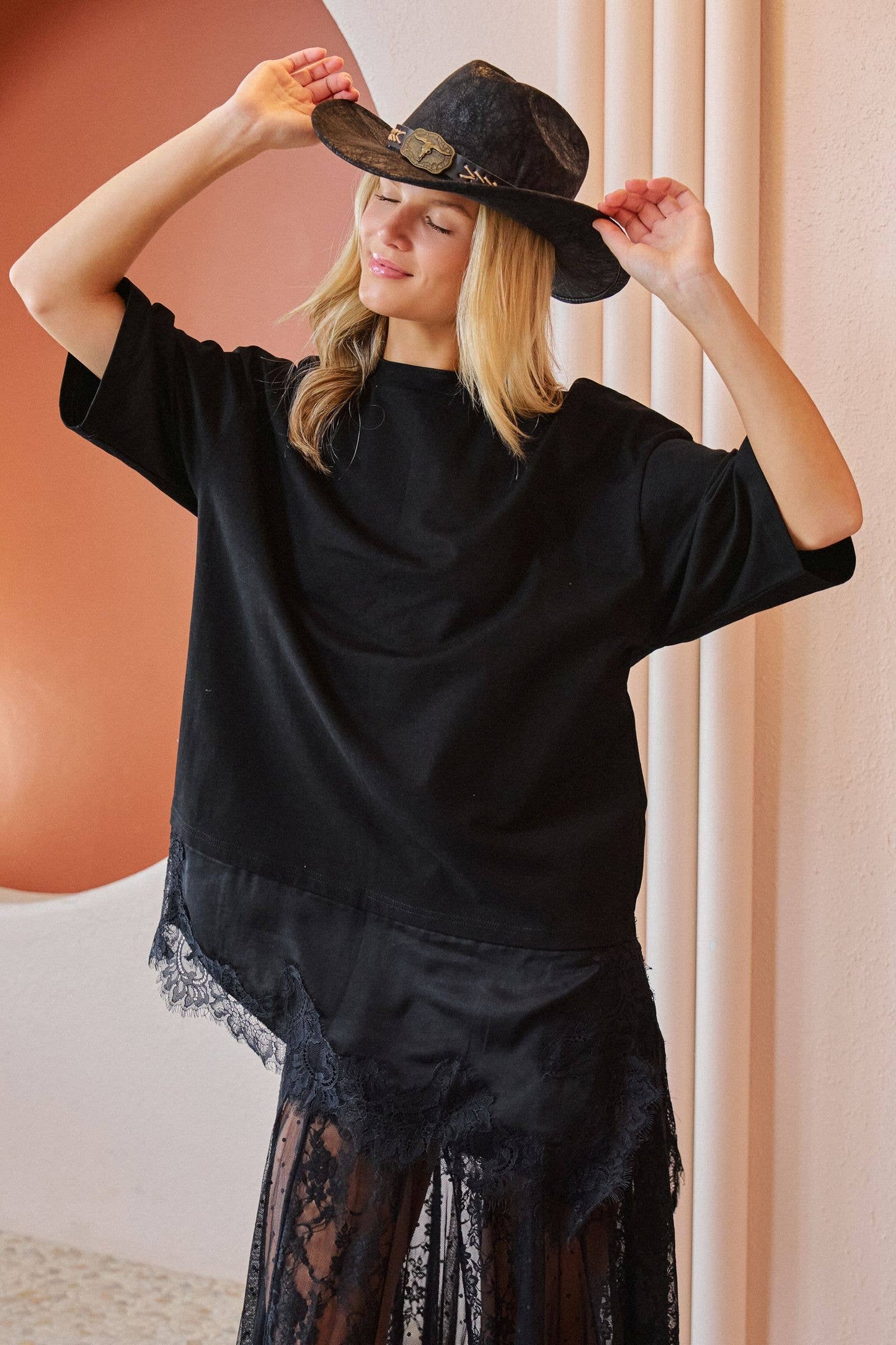 ASYMMETRIC LACE TRIM OVERSIZED TEE